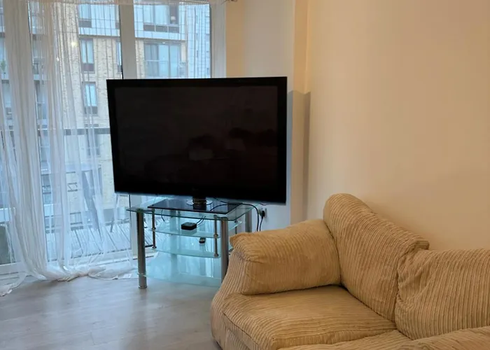 Modern 1 Bedroom Apartment
